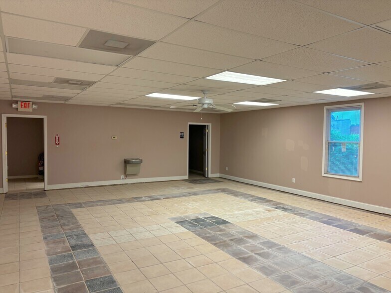 More Photos Of 5107 Moores Mill Rd, Huntsville Office For Lease