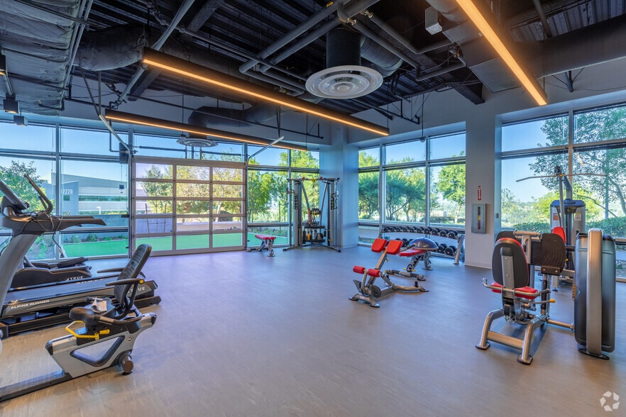 More Photos Of 12121 Scripps Summit Dr, San Diego Office For Lease