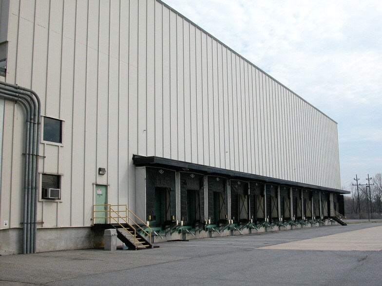 More Photos Of 1200 County Road 523, Flemington Manufacturing For Lease