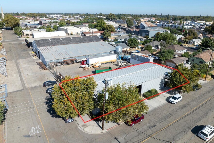 More Photos Of 213 C St, Turlock Warehouse For Sale