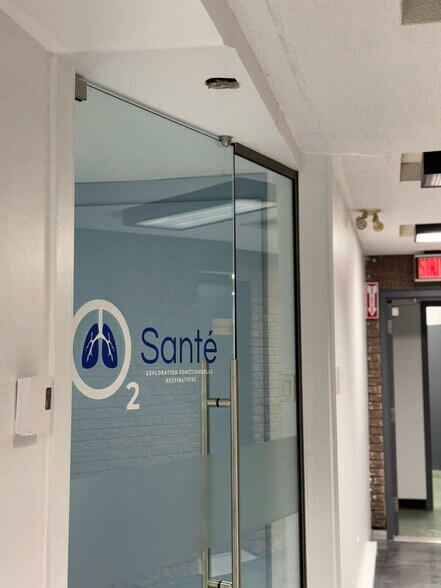 More Photos Of 3858-3870 Notre-Dame, Laval Office For Sale