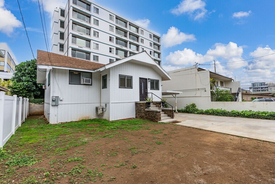 More Photos Of 1113 Villa Ln, Honolulu Flex For Sale