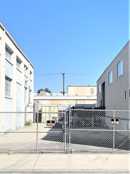 More Photos Of 4515-4561 E 48th St, Vernon Warehouse For Lease