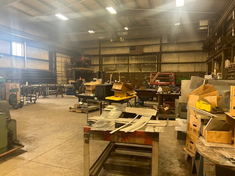 More Photos Of 5281 Lincoln St, Denver Manufacturing For Lease