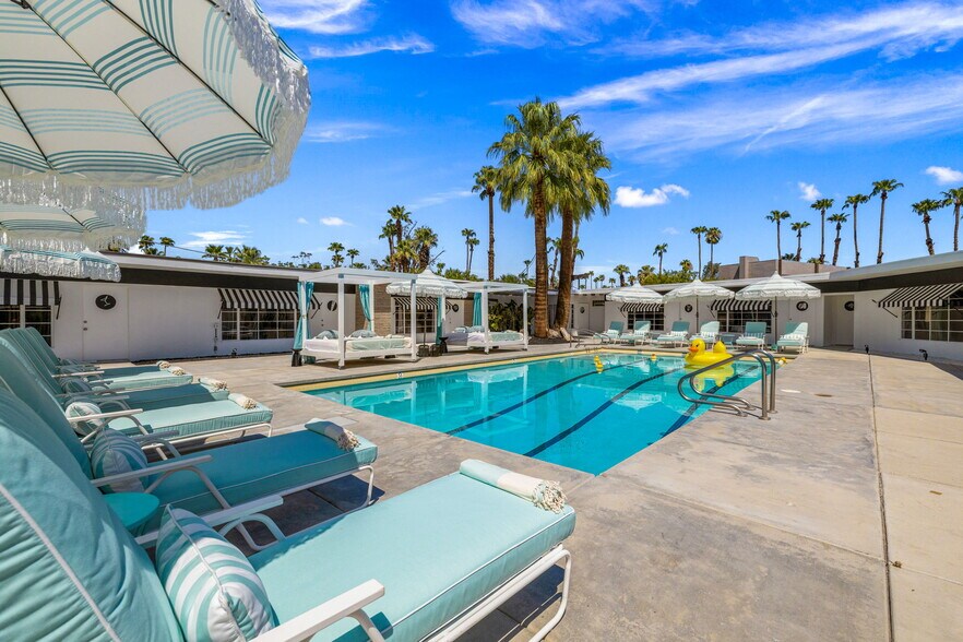 More Photos Of 120 W Vereda Sur, Palm Springs Hotel For Sale