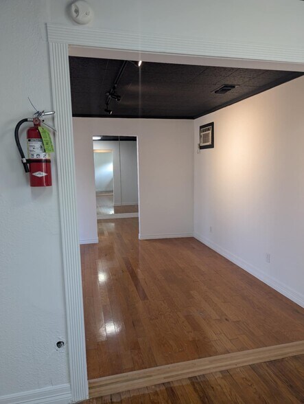 More Photos Of 429 N State Highway 342, Red Oak Office For Sale