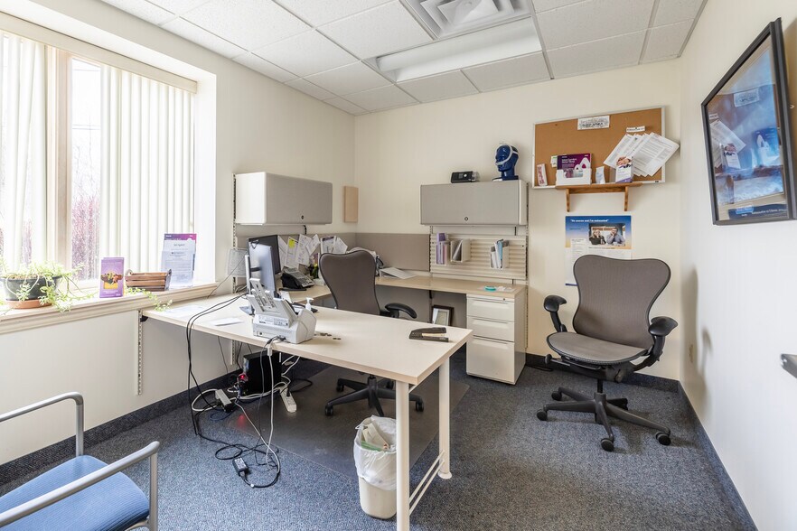 More Photos Of 195 Parrish St, Canandaigua Medical For Lease