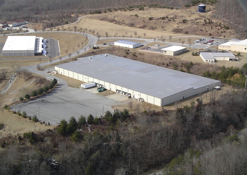 More Photos Of 113 Corporate Dr, Radford Manufacturing For Lease
