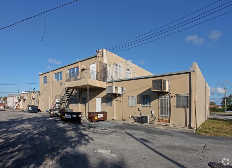 More Photos Of 6750-6790 Pines Blvd, Pembroke Pines Unknown For Lease