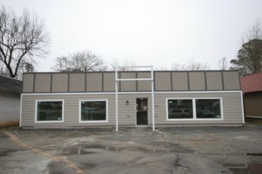 Primary Photo Of 8514 Hospital Dr, Douglasville Freestanding For Sale