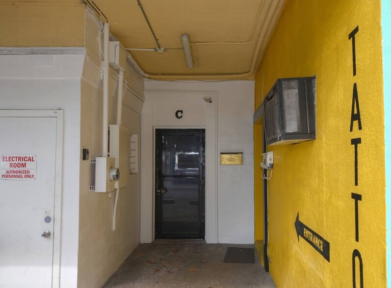 More Photos Of 831-845 N Federal Hwy, Fort Lauderdale Storefront For Lease