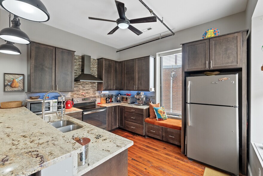 More Photos Of 215 W 3rd St, Farmville General Retail For Sale