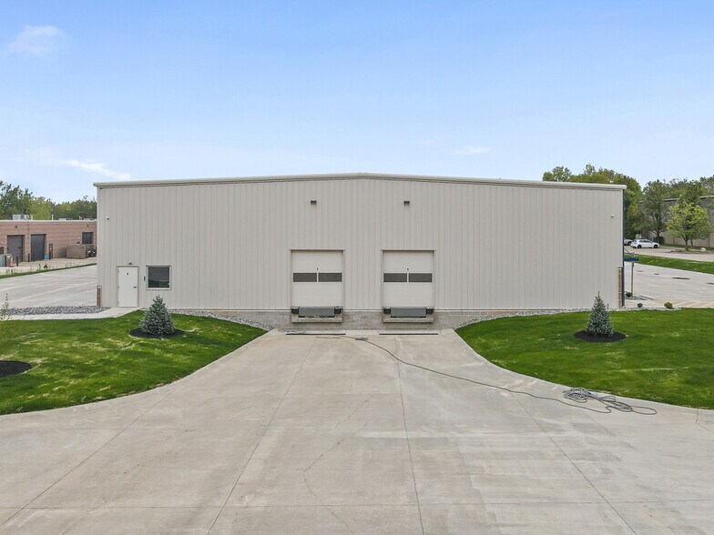 More Photos Of 2844 Westway Drive, Brunswick Warehouse For Lease