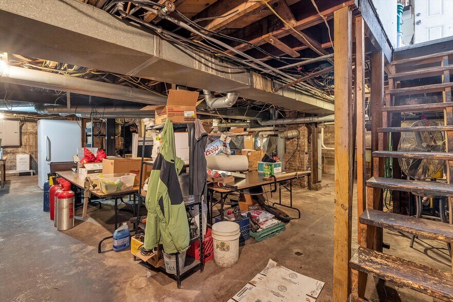 More Photos Of 108 S Old US Route 66, Hamel Restaurant For Sale