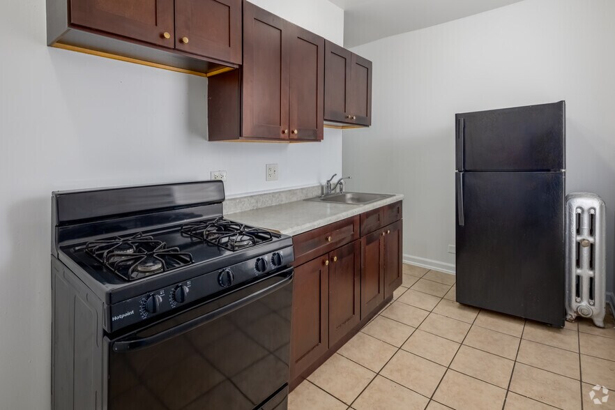 More Photos Of 330 N Pine Ave, Chicago Apartments For Sale
