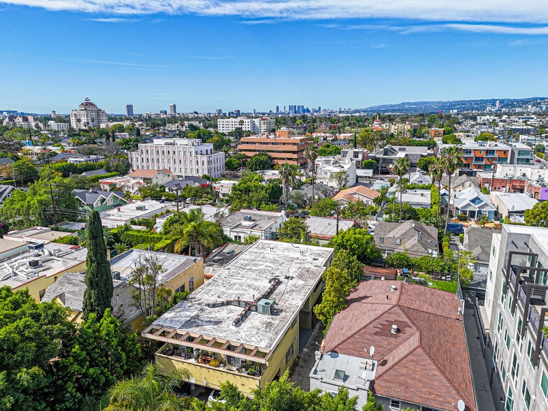 More Photos Of 635 N Beachwood Dr, Los Angeles Apartments For Sale