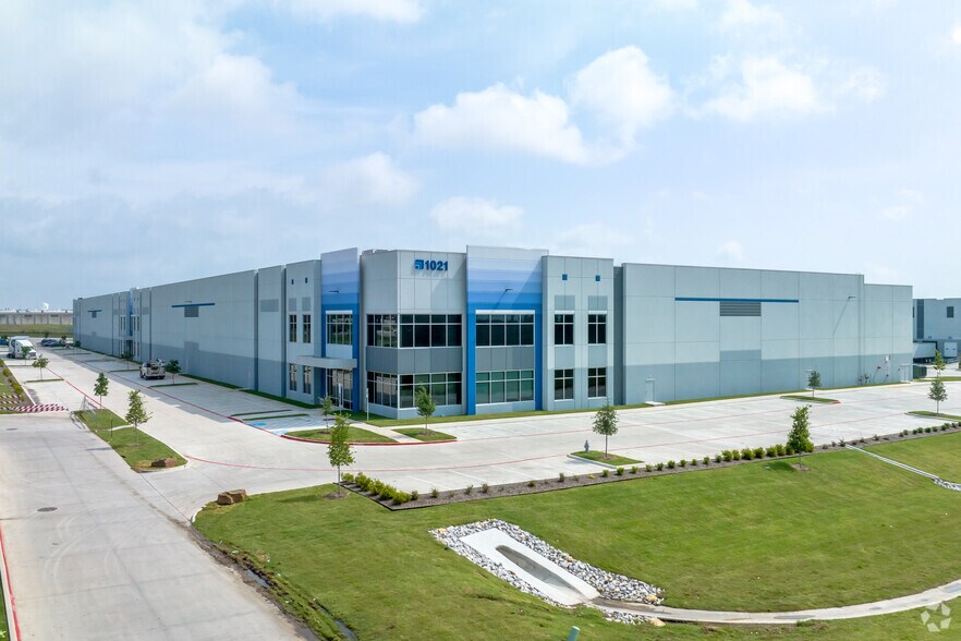 Primary Photo Of 1021 Everman Pky, Fort Worth Distribution For Lease