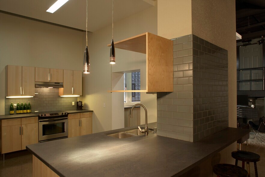 More Photos Of 2622 N Wauwatosa Ave, Wauwatosa Flex For Sale