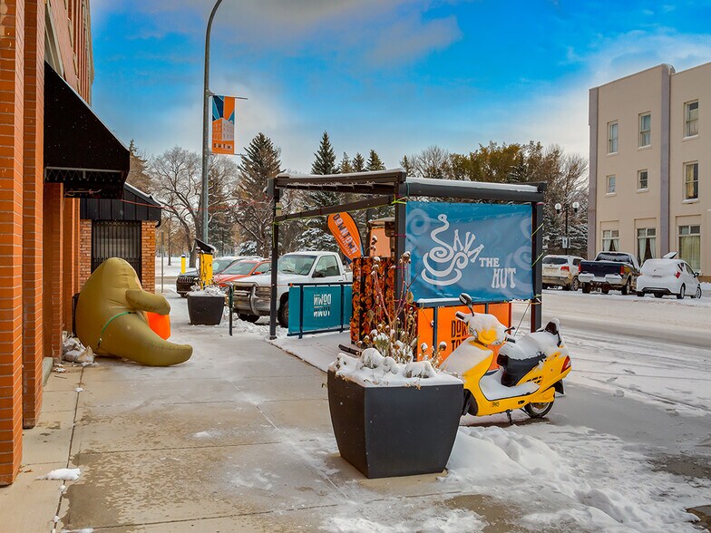More Photos Of 122 5 St S, Lethbridge Apartments For Sale