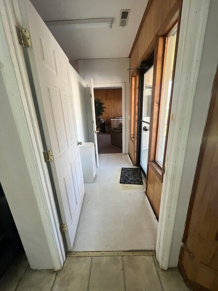 More Photos Of 28 Mullin Hill Rd, Spruce Pine Flex For Sale