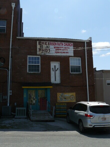 More Photos Of 130 Main St, New Tazewell Storefront Retail Residential For Sale