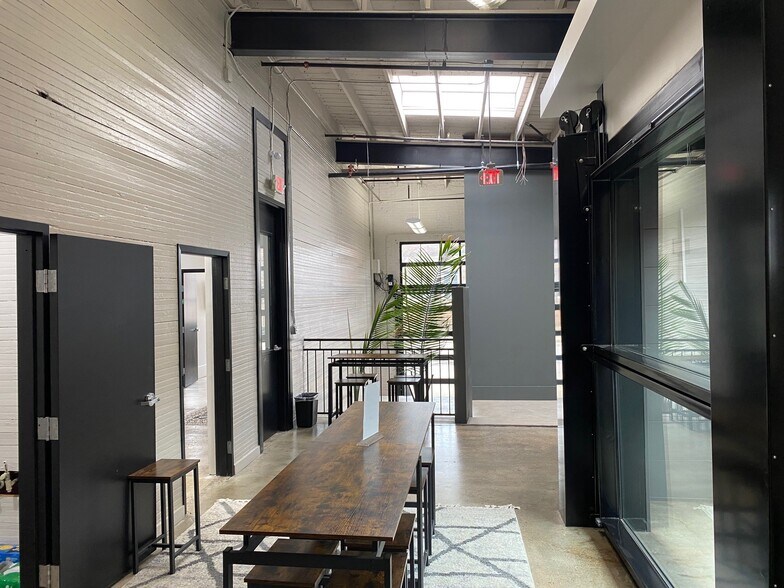 More Photos Of 915 Lady St, Columbia Loft Creative Space For Lease