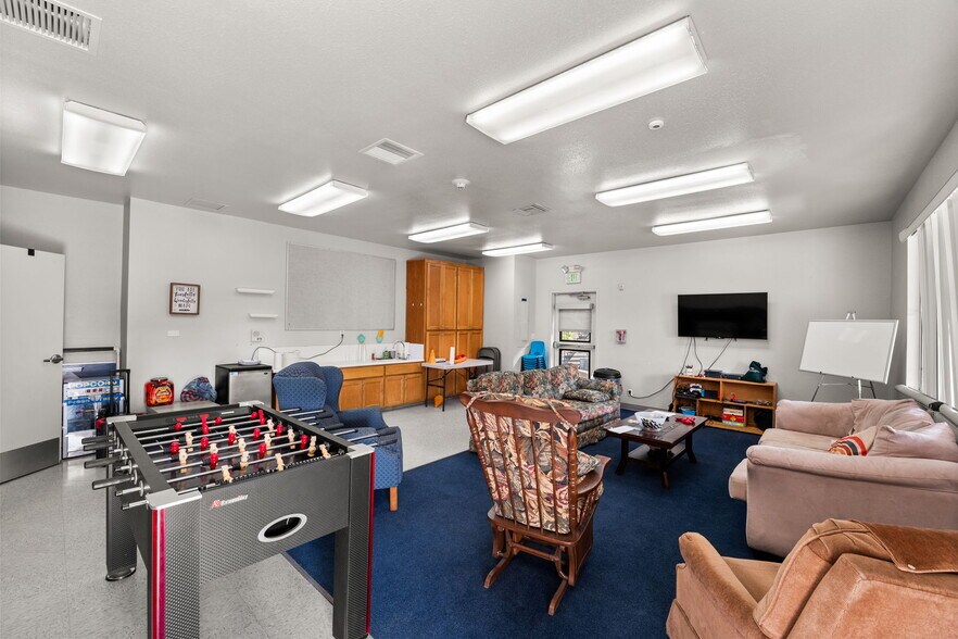 More Photos Of 9944 Highland Ave, Rancho Cucamonga Religious Facility For Lease
