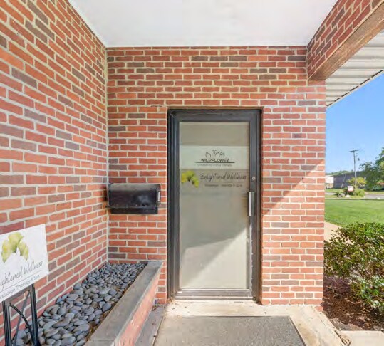 More Photos Of 20 Scotland Blvd, Bridgewater Warehouse For Lease