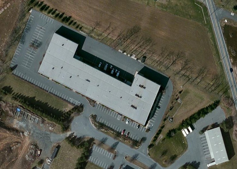 More Photos Of 630 Municipal Dr, Nazareth Manufacturing For Lease