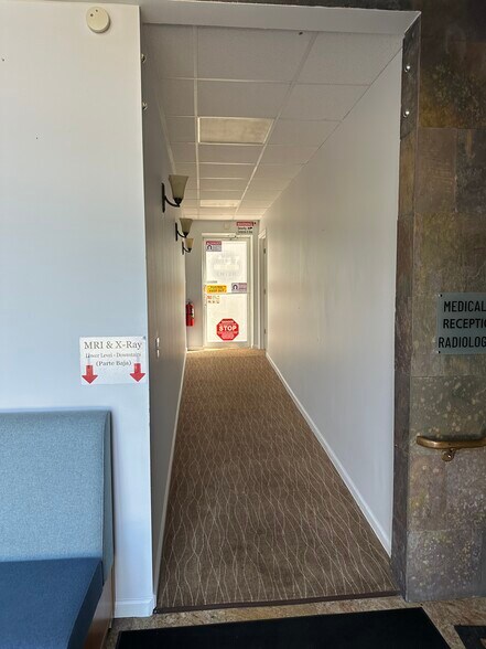 More Photos Of 1570 Old Country Rd, Westbury Office For Lease