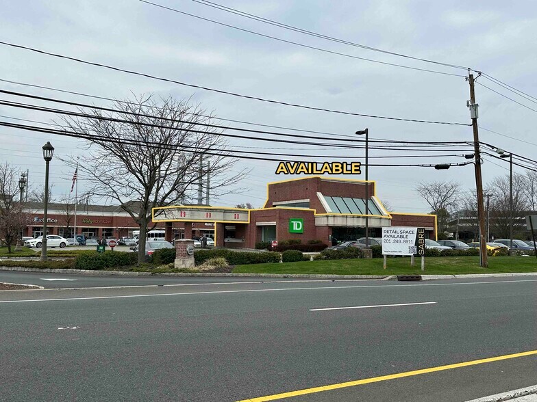 More Photos Of 29-47 Eisenhower Pky, Roseland Unknown For Lease