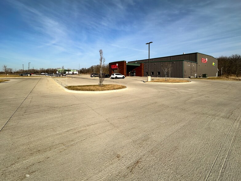 More Photos Of 200 Intertech Pky, Angola Health Club For Lease