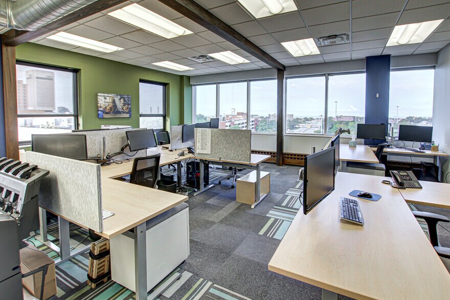 More Photos Of 2728 Euclid Ave, Cleveland Unknown For Lease