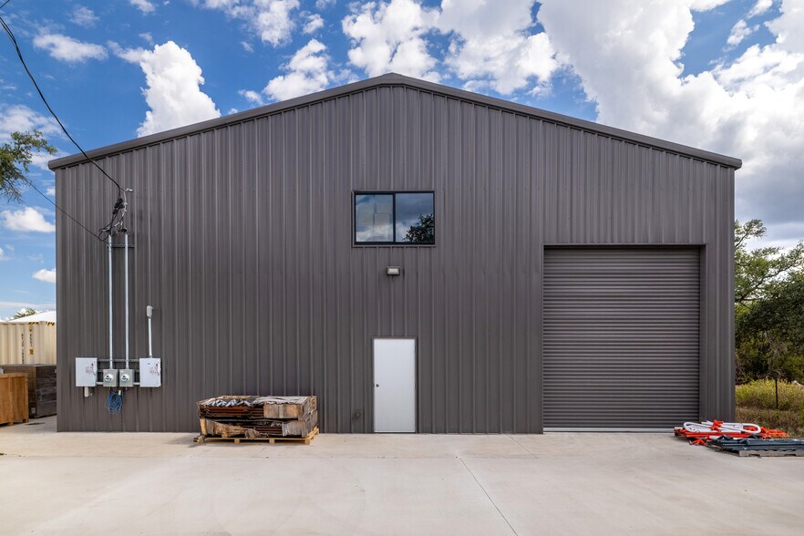 More Photos Of 15210 Fitzhugh Rd, Austin Warehouse For Sale