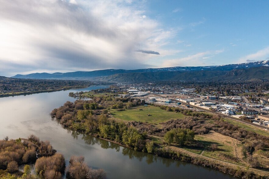 More Photos Of 1 Vineyard Way, Wenatchee Winery Vineyard For Sale