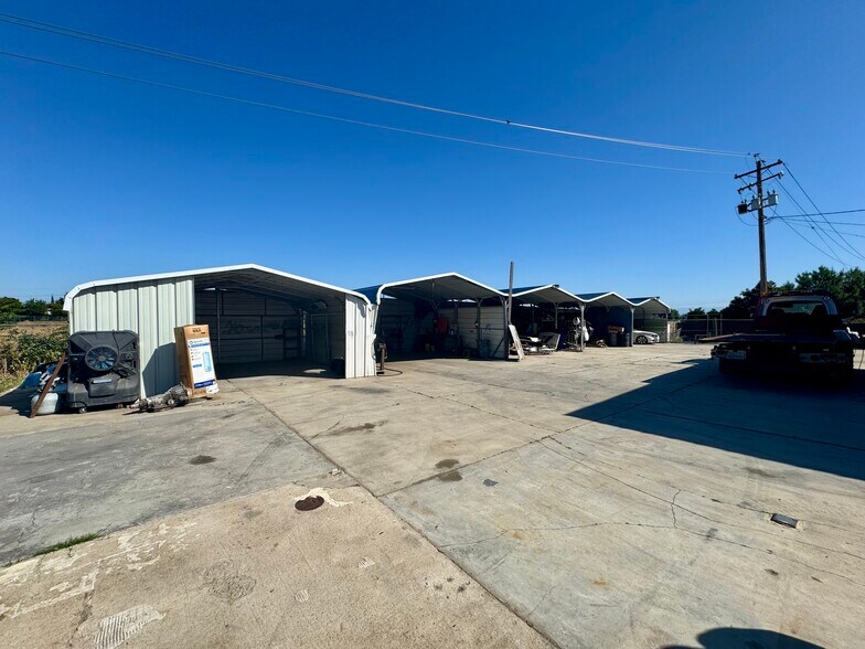 More Photos Of 1211 E Yosemite Ave, Madera Auto Repair For Sale