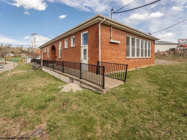 More Photos Of 1433 Dorsey Ave, Morgantown Schools For Sale