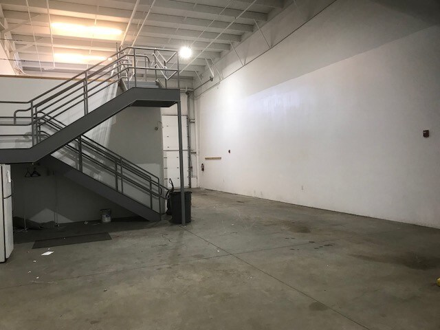 More Photos Of 280 Heritage Ave, Portsmouth Warehouse For Sale