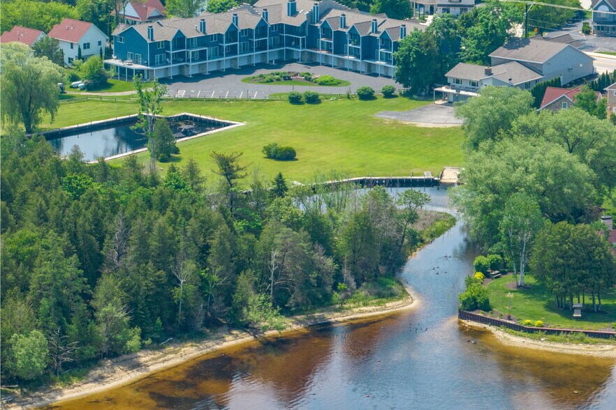 More Photos Of 4084 Main St, Fish Creek Freestanding For Sale