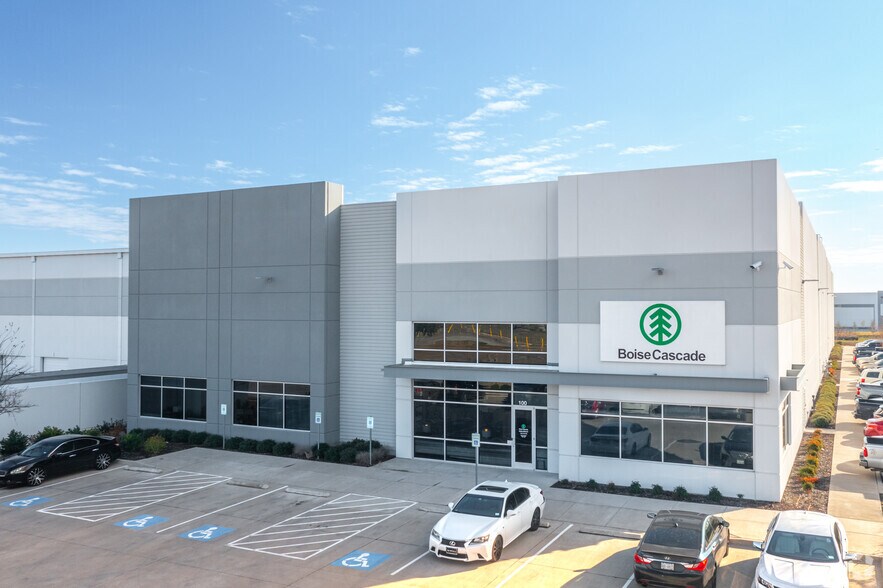 More Photos Of 3130 N Longhorn Dr, Lancaster Distribution For Lease