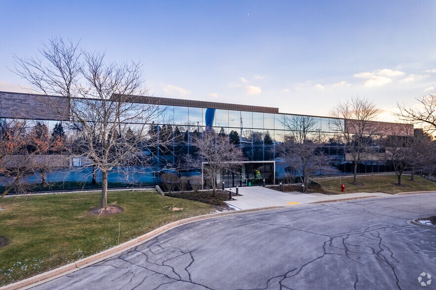 More Photos Of 20300 Water Tower Blvd, Brookfield Office For Lease