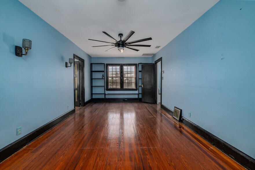 More Photos Of 429 N Ridgewood Ave, Daytona Beach Office For Sale