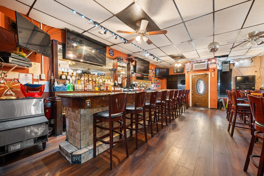 More Photos Of 1553-1555 Summit Ave, Hillside Storefront For Sale