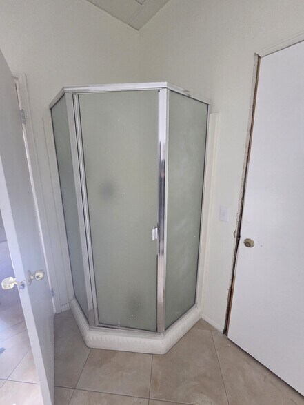 More Photos Of 44143-44147 20th St W, Lancaster Medical For Sale