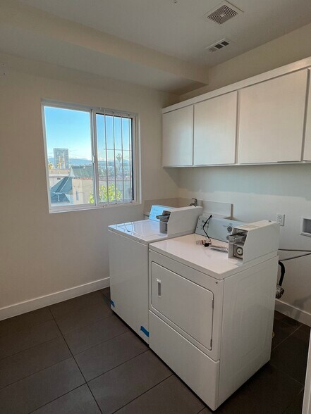 More Photos Of 1135 S Ardmore Ave, Los Angeles Apartments For Lease