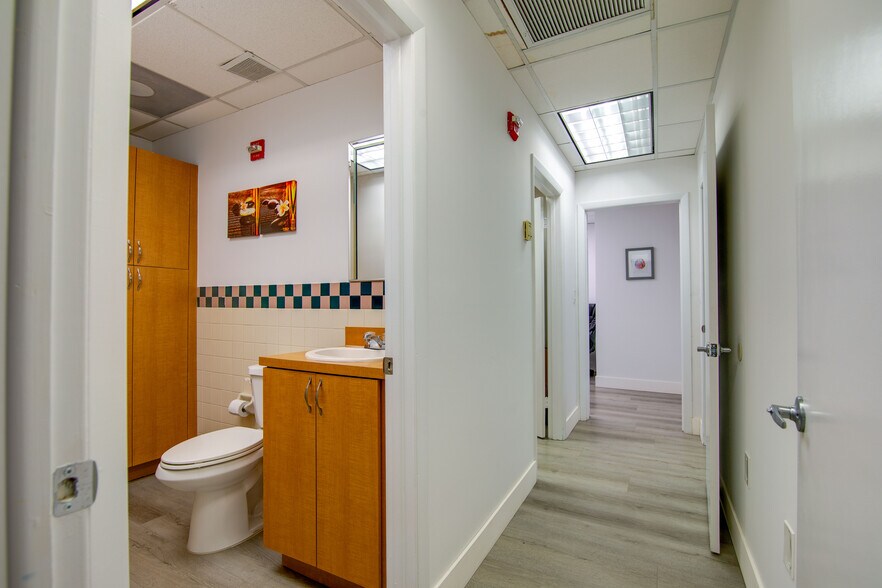 More Photos Of 7000 SW 97th Ave, Miami Office For Sale