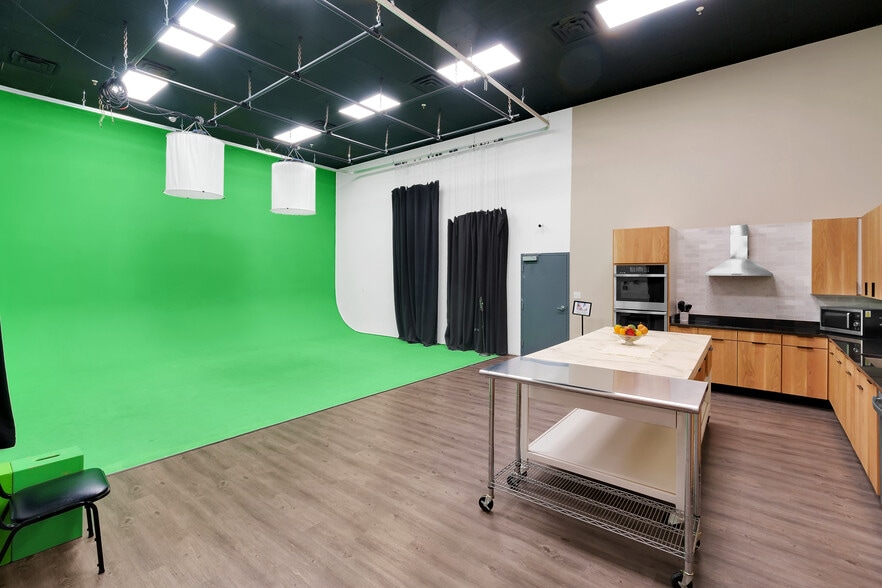 More Photos Of 10005-10007 Bunsen Way, Louisville Warehouse For Sale