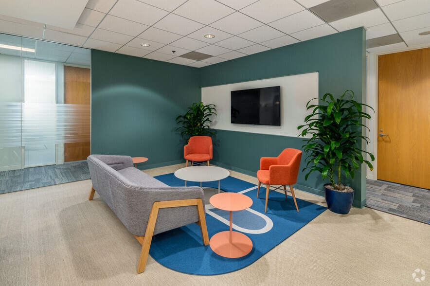 More Photos Of 100 Spectrum Center Dr, Irvine Coworking Space
