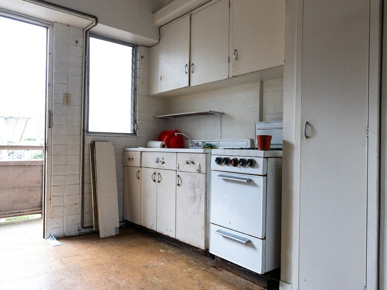 More Photos Of 1420 Wilder Ave, Honolulu Apartments For Sale