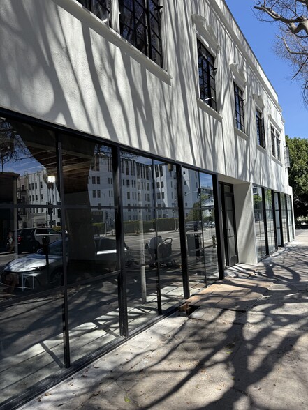 More Photos Of 3469-3473 W 8th St, Los Angeles Storefront Retail Office For Lease